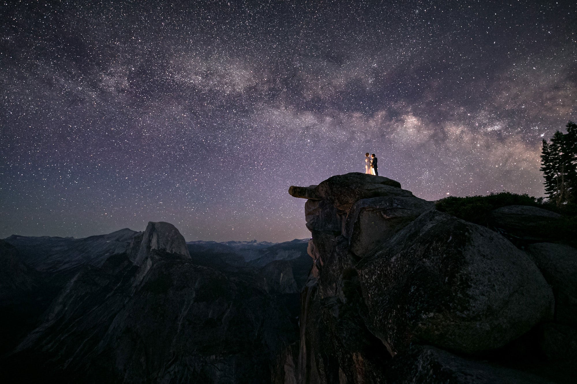 wedding couple under the stars in Yosemite