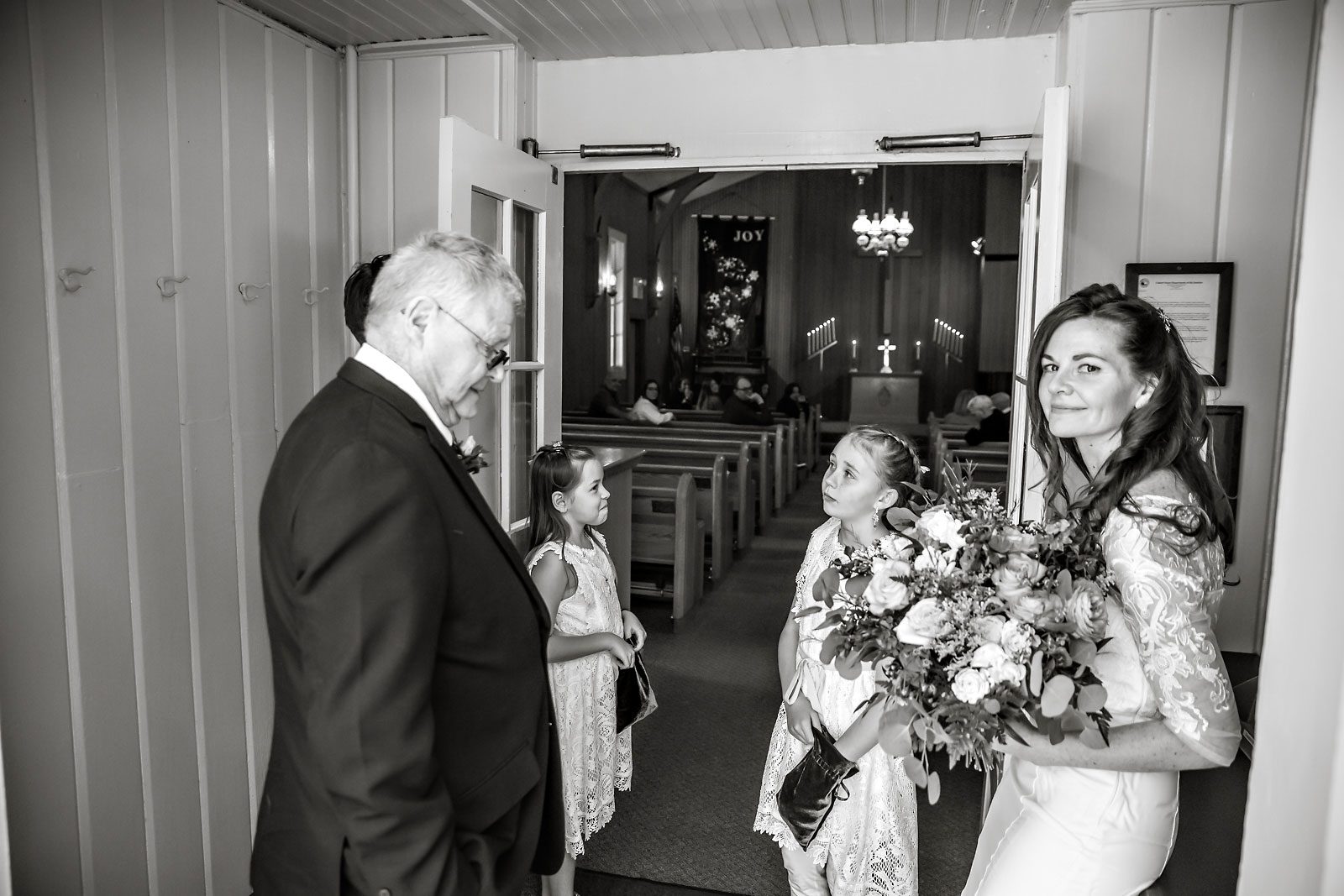Intimate wedding photography of couple in Yosemite.