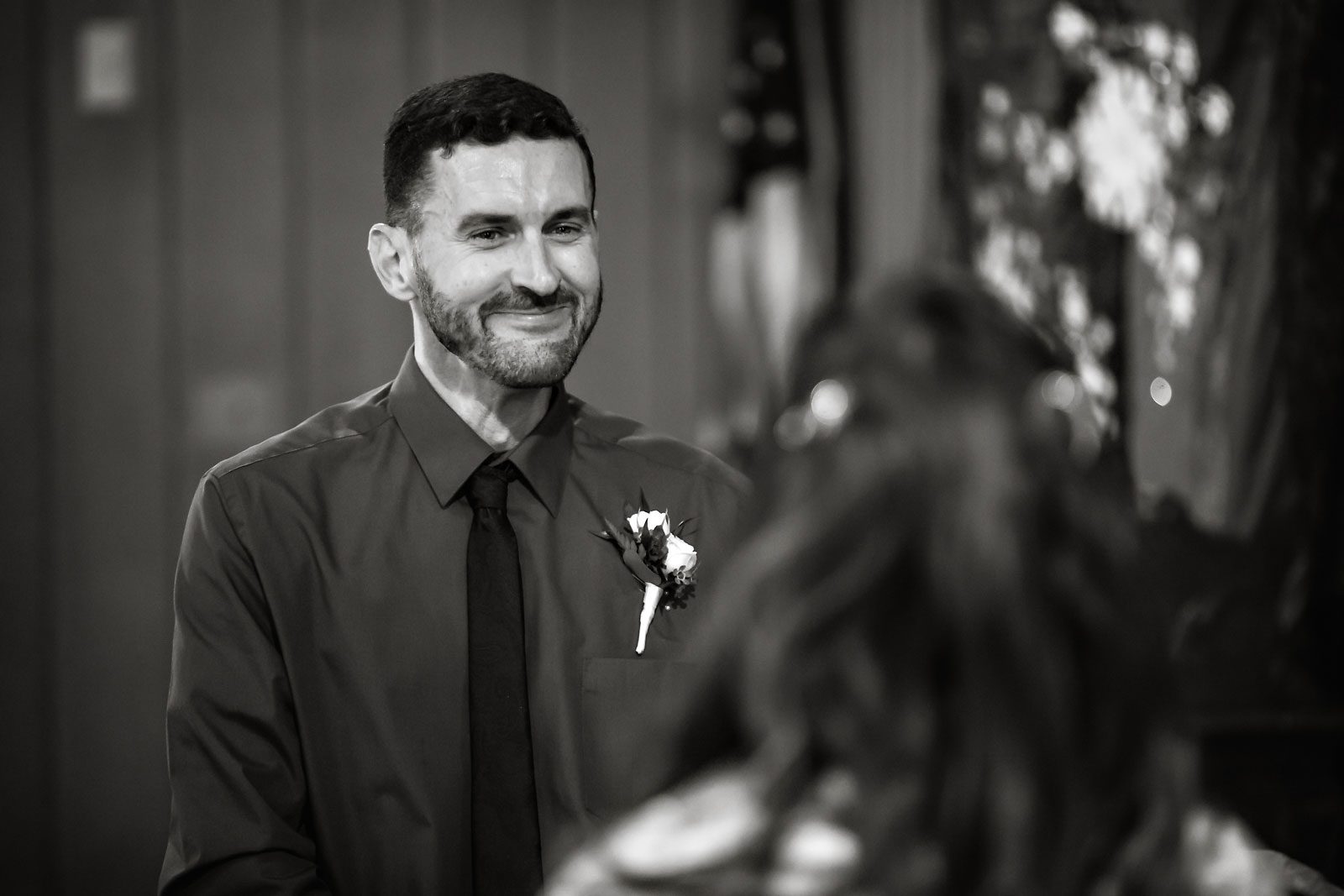 Intimate wedding photography of couple in Yosemite.